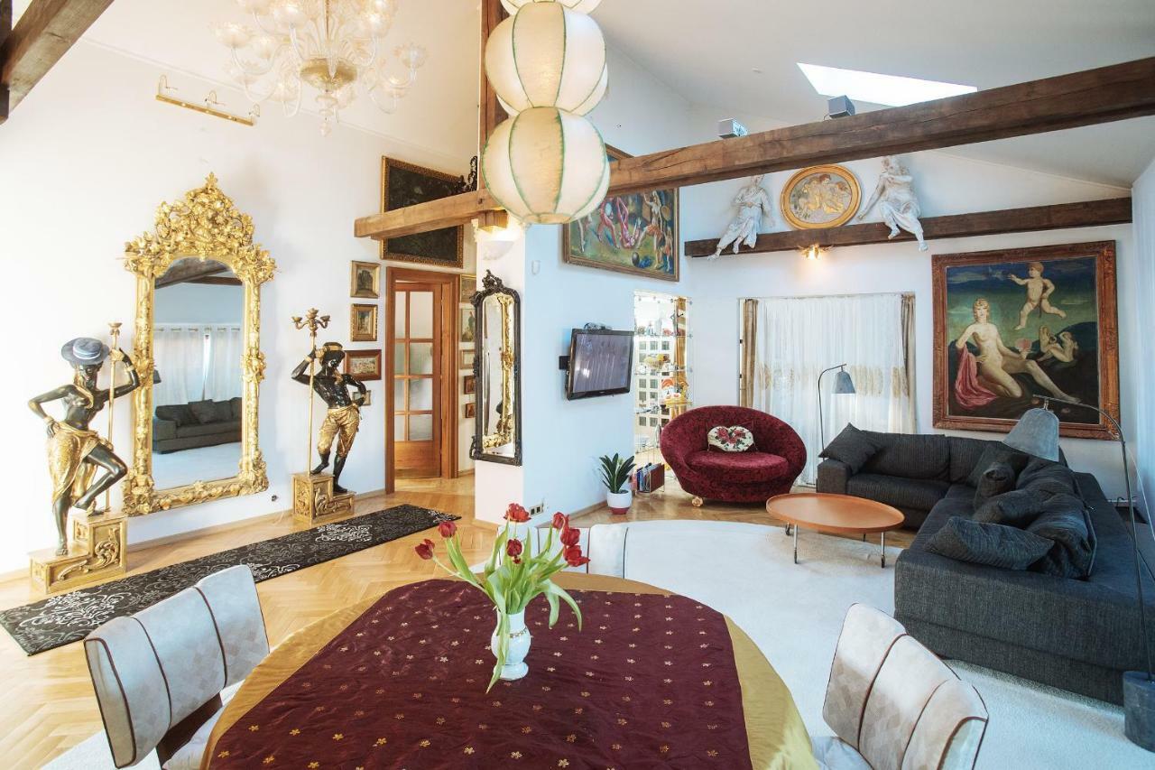 Appartamento Unique Luxury Loft With Terrace In Old Town Praga Esterno foto