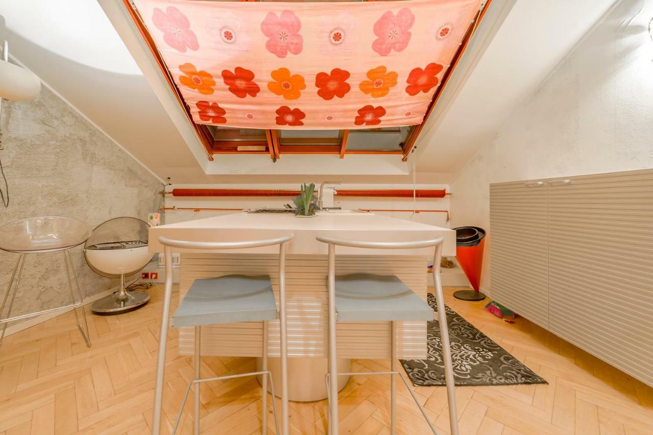 Appartamento Unique Luxury Loft With Terrace In Old Town Praga Esterno foto