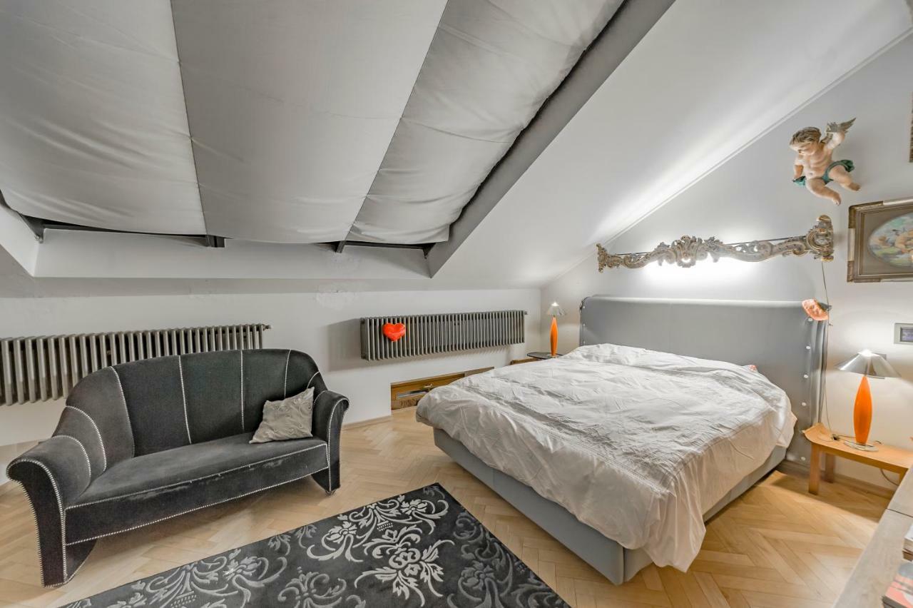 Appartamento Unique Luxury Loft With Terrace In Old Town Praga Esterno foto